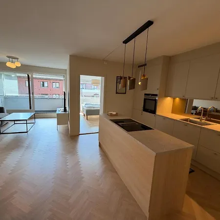 Lejlighed Modern And Centrally Located With 2 Bedrooms And A Garage Space With Ev Charger *