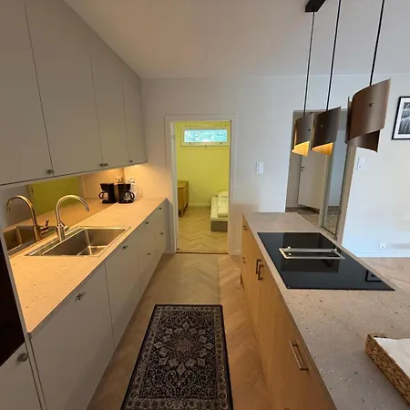 Modern And Centrally Located With 2 Bedrooms And A Garage Space With Ev Charger Lejlighed