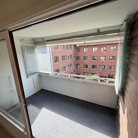 Modern And Centrally Located With 2 Bedrooms And A Garage Space With Ev Charger Lejlighed *
